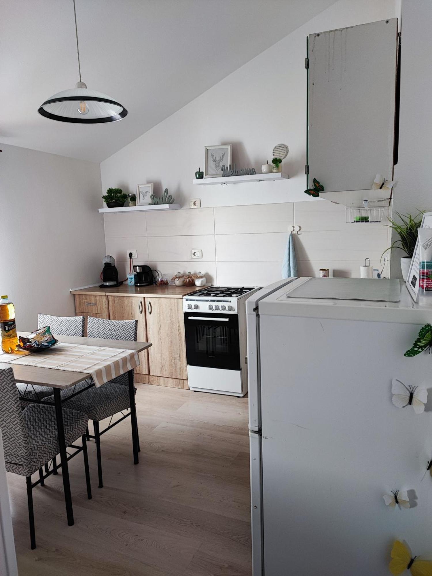 Apartment Nika Umag Buitenkant foto