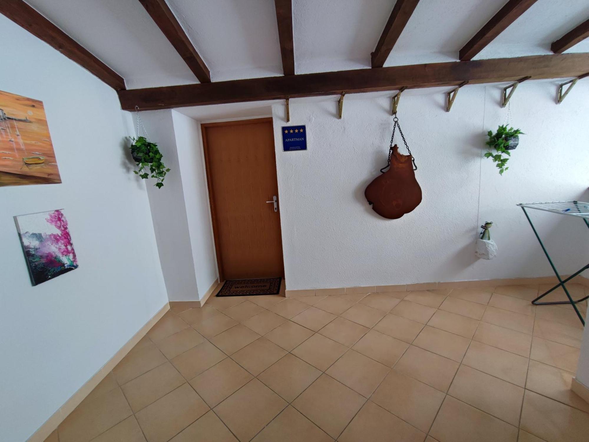 Apartment Nika Umag Buitenkant foto