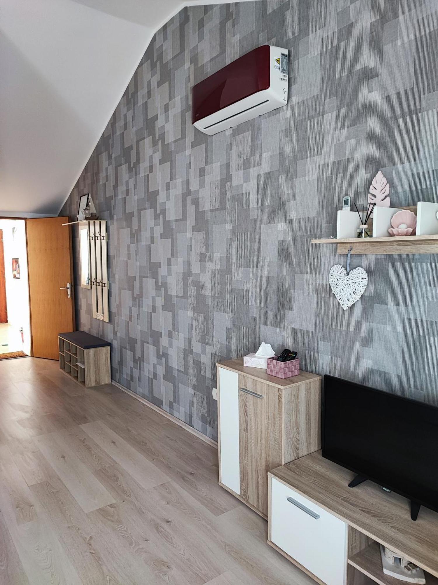 Apartment Nika Umag Buitenkant foto