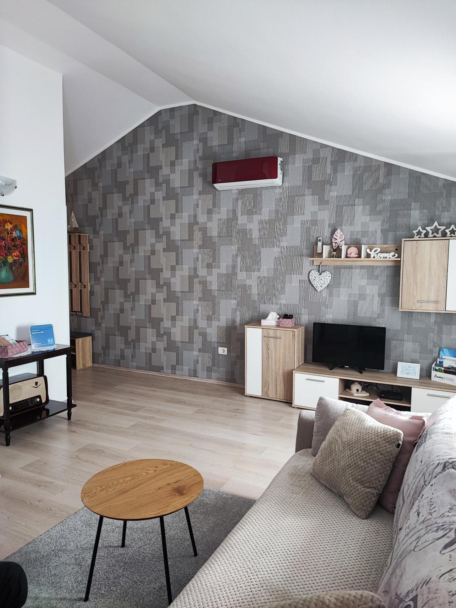 Apartment Nika Umag Buitenkant foto
