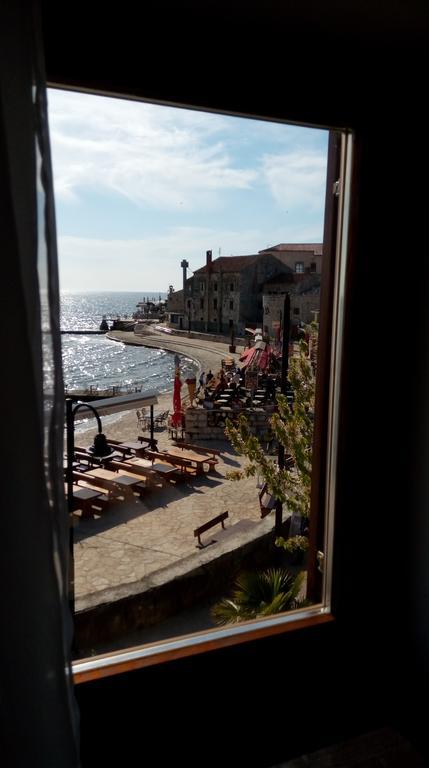 Apartment Nika Umag Buitenkant foto